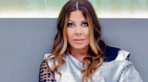 Άντζελα Δημητρίου: Γυμνάζεται στο μπαλκόνι του σπιτιού της (Βίντεο)