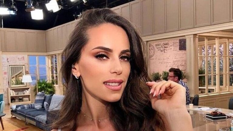 Μαρία Αντωνά: Δείχνει το νυφικό της, λίγο πριν παντρευτεί τον Άρη Σοϊλέδη