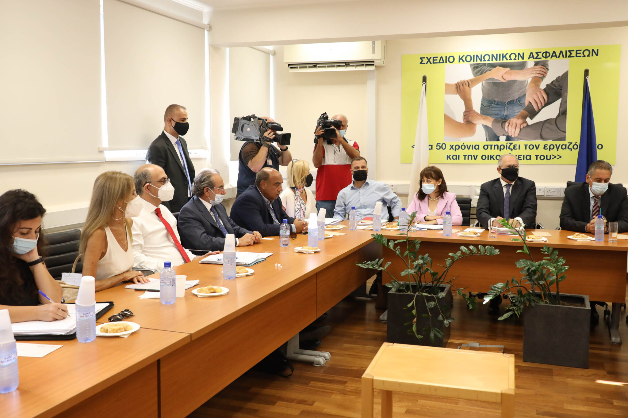 "Κόντρα" κυβέρνησης-ΑΚΕΛ για τον καθορισμό του Εθνικού Κατώτατου Μισθού