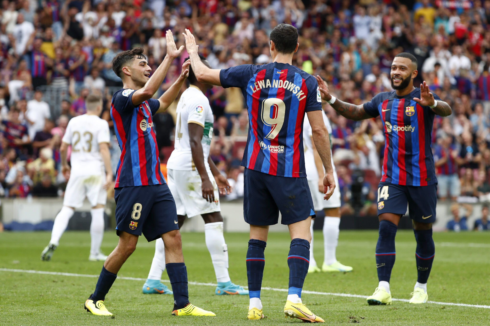 «Καυτός» Λεβαντόφσκι οδηγεί την… φοβερή Μπαρσελόνα