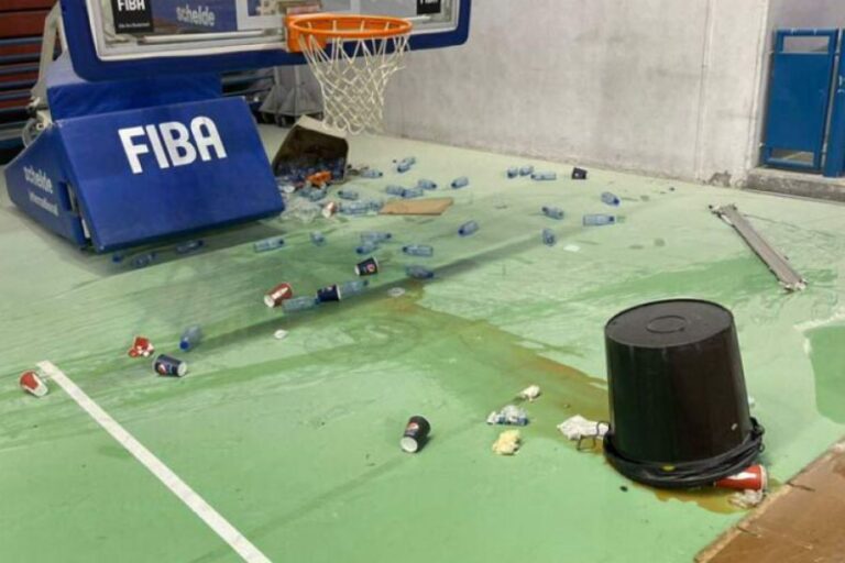 Καταδικάζει την επίθεση στον δημοσιογράφο η Ομόνοια