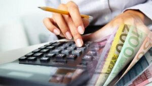 Υποχρεωτικά θα εξετάζονται οι καταχρηστικές ρήτρες από τα δικαστήρια