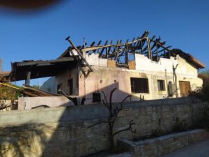 Σε διαμέρισμα μετακομίζει ο παππούς Φίλιππος που έμεινε άστεγος λόγω εμπρησμού