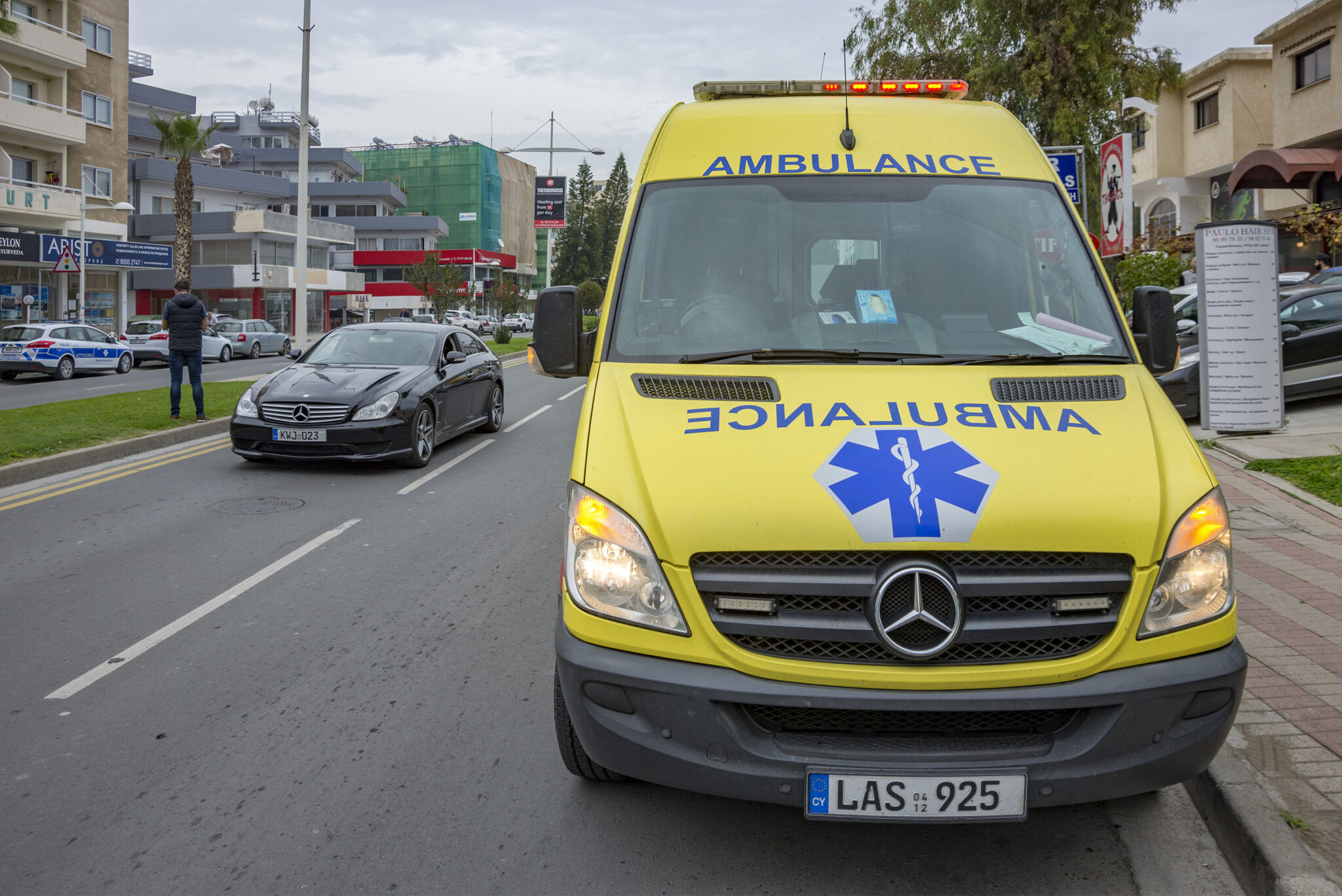 Τροχαίο στη Λεμεσό: Όχημα παρέσυρε πεζό, μεταφέρθηκε στο νοσοκομείο