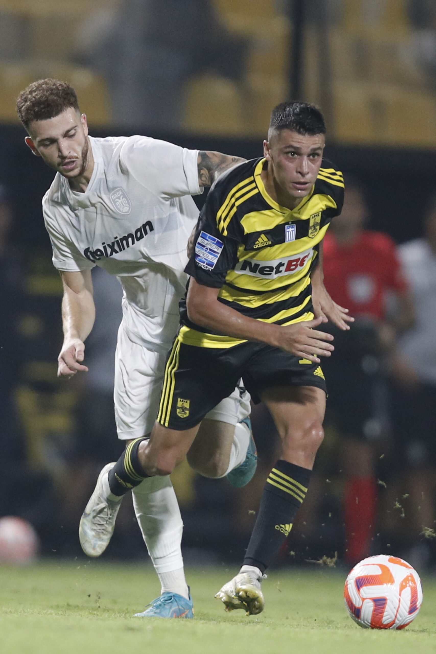 Στα… κόκκινα αλλά χωρίς νικητή το ντέρμπι ανάμεσα σε Άρη και ΠΑΟΚ