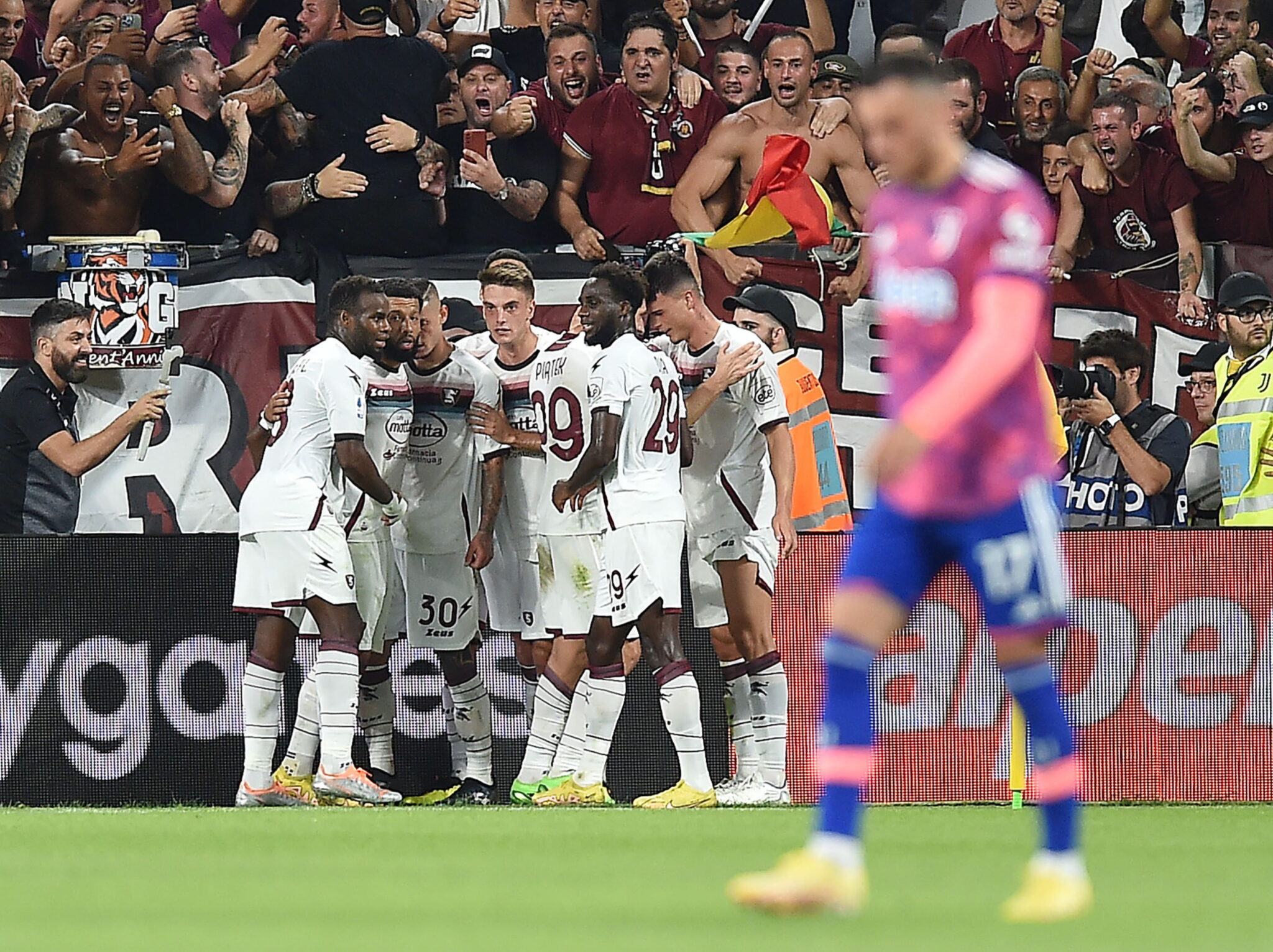 Γλίτωσε τα χειρότερα από τη Σαλερνιτάνα η Γιουβέντους σε ματς-ροκ