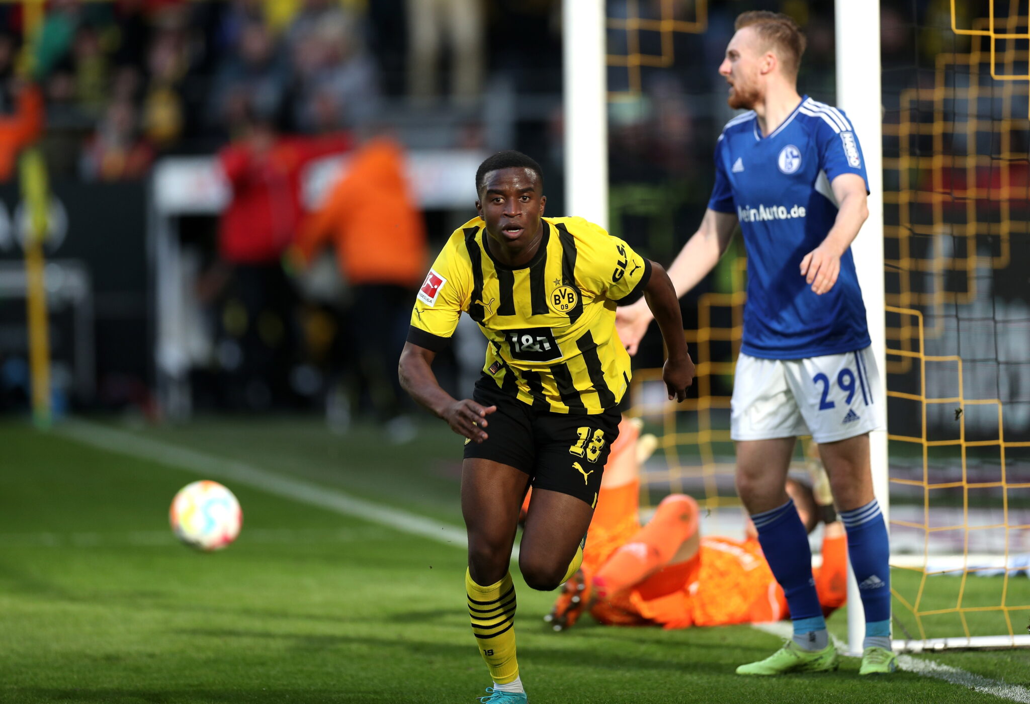 Πήρε το ντέρμπι και πέρασε πρώτη η Ντόρτμουντ, Μπάγερν σε… κρίση
