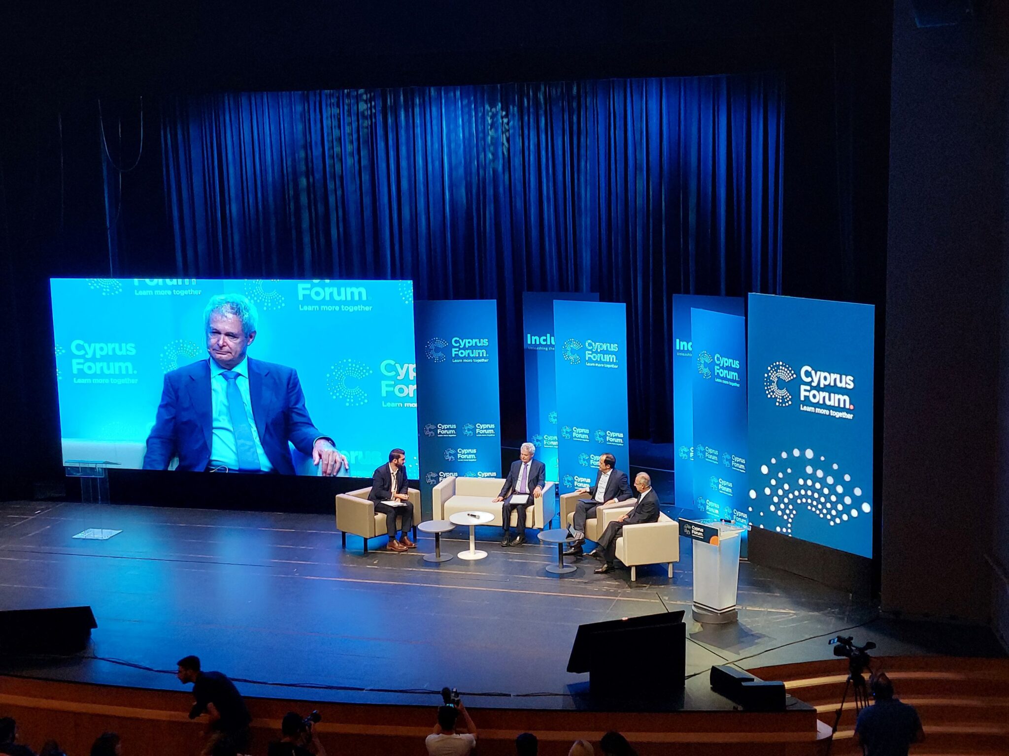 Debate με "άμυνα" και ξαφνικές αντεπιθέσεις, αιχμές και σπόντες…με το γάντι