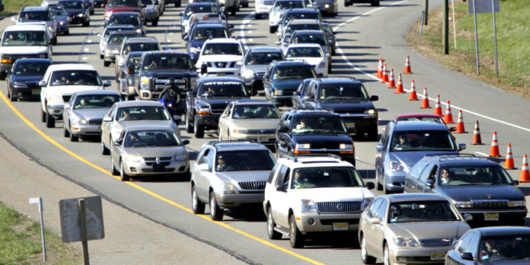 Πόσο αυξήθηκε η κίνηση την πρώτη μέρα επιστροφής των μαθητών στα σχολεία