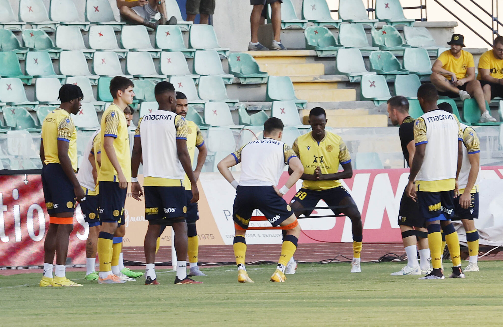 Σηκώνει… μανίκια η ΑΕΛ και βλέπει ΑΠΟΕΛ