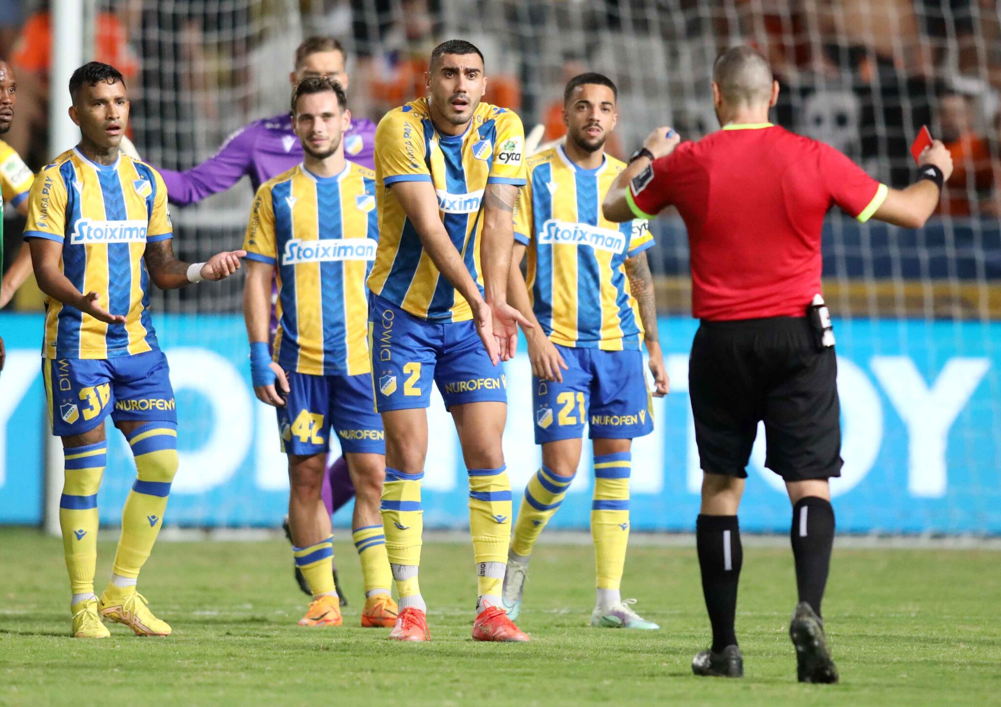 Ξέσπασμα Πετεβίνου: «Κούμας και Μάζιτς να δώσουν εξηγήσεις, ο Θεουλή έκανε show»