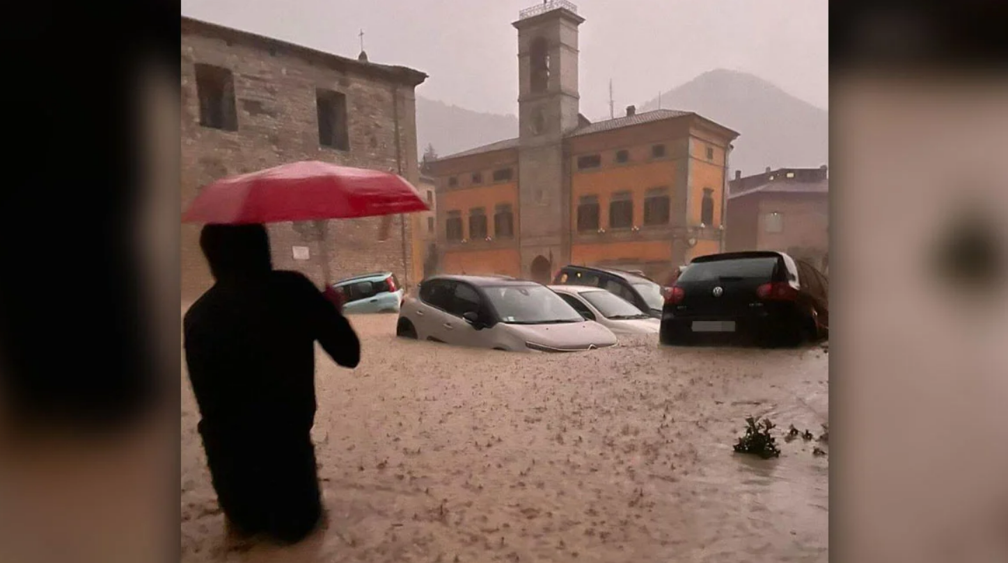 «Πνίγηκε» η Ιταλία: Επτά νεκροί και τρεις αγνοούμενοι από τις φονικές πλημμύρες