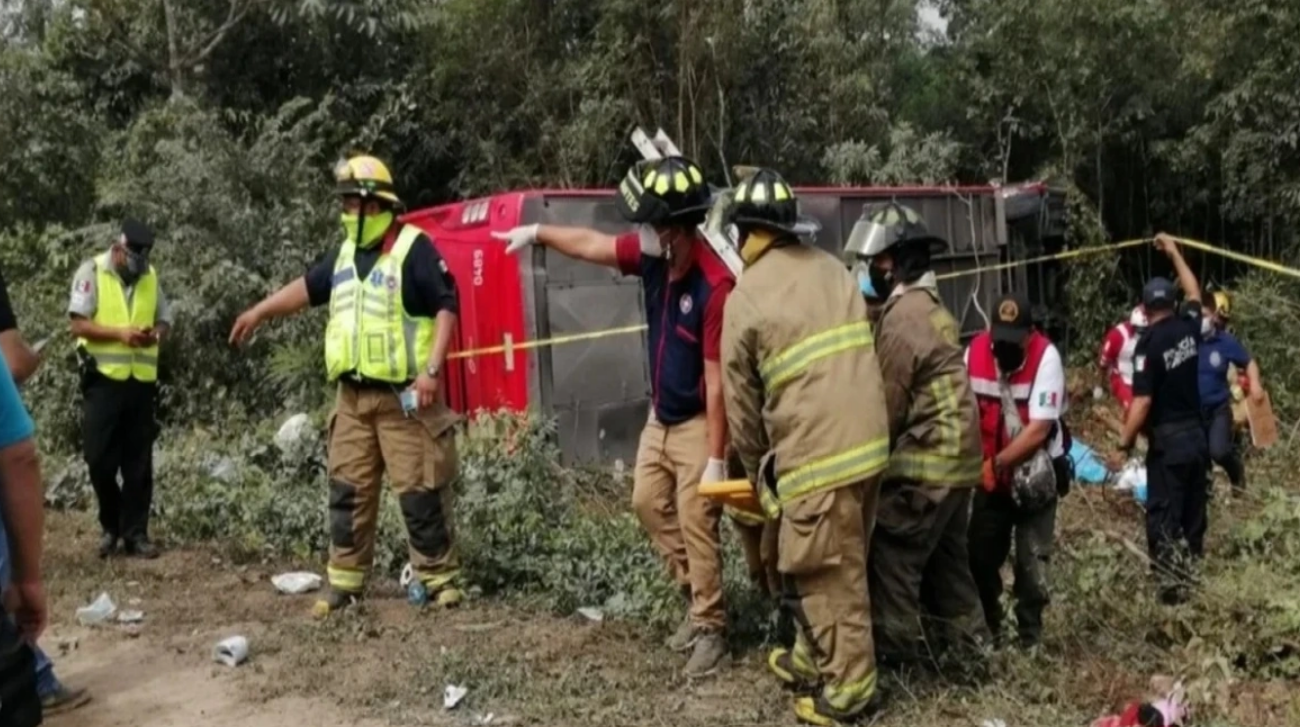 Τραγωδία στην Κίνα: 27 νεκροί από ανατροπή λεωφορείου
