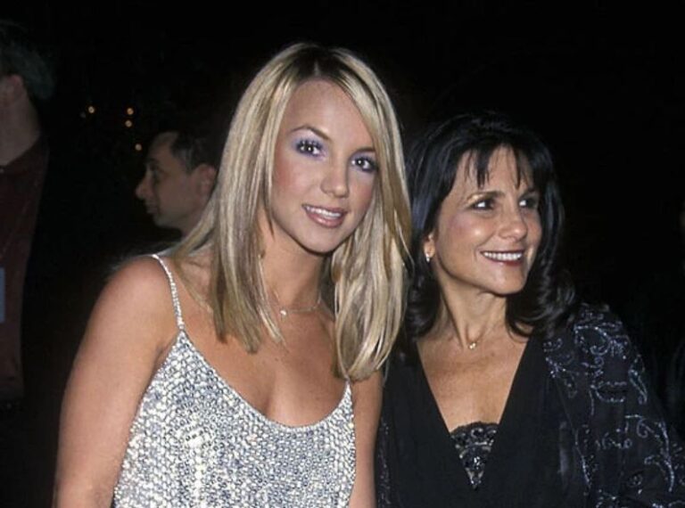 Η Britney Spears επιτίθεται δημόσια στη μητέρα της