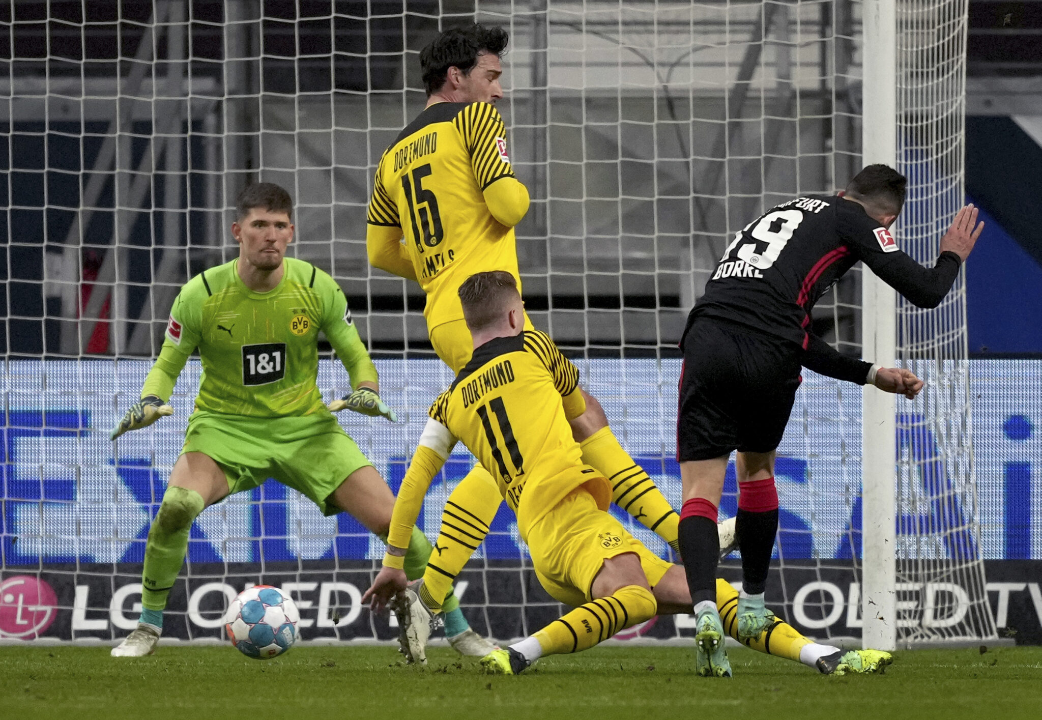 Bundesliga: Ματσάρες σε Φρανκφούρτη και Λειψία