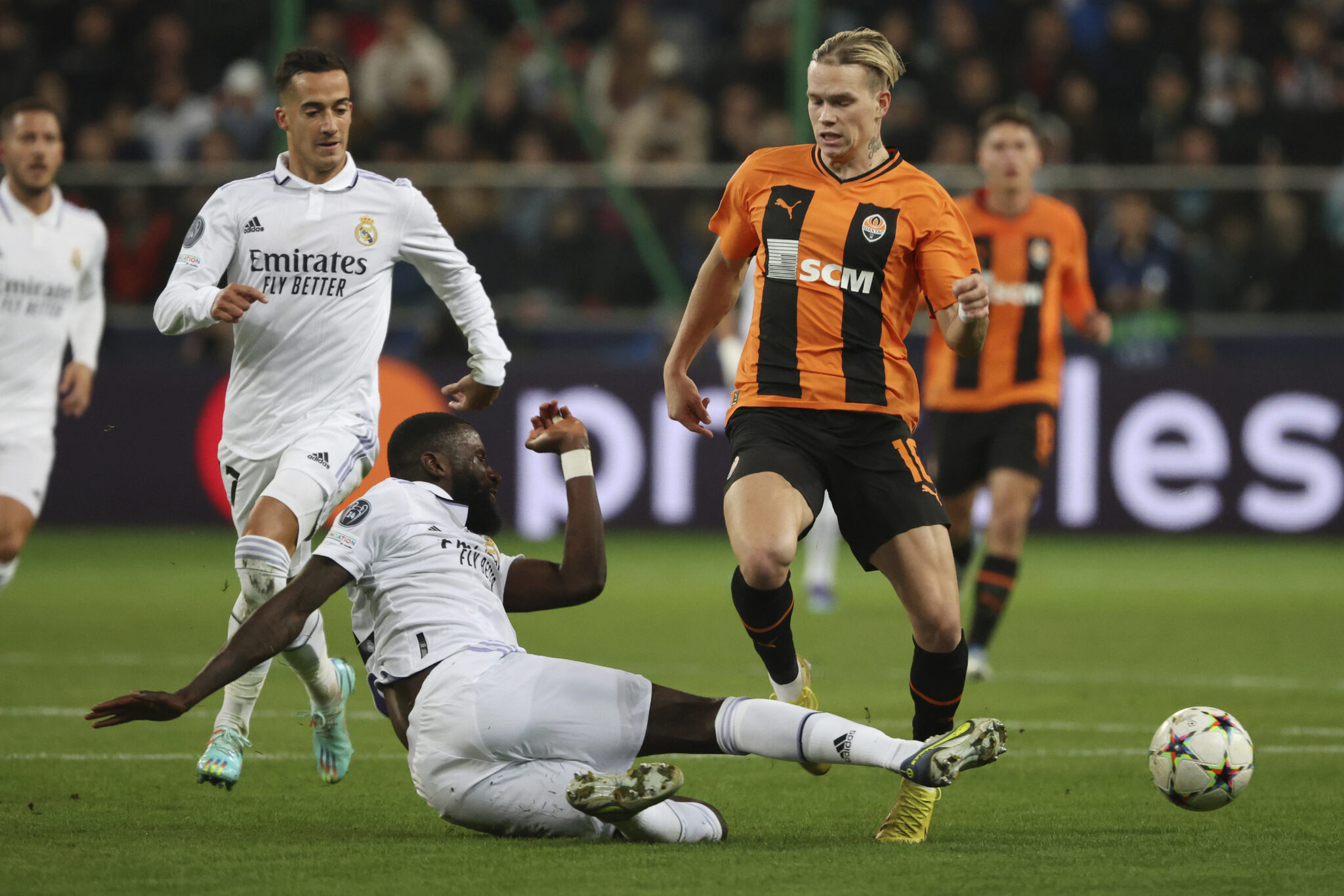 Champions League: «Κλείδωσε» την πρόκριση η Σίτι, έσωσε την… παρτίδα η Ρεάλ