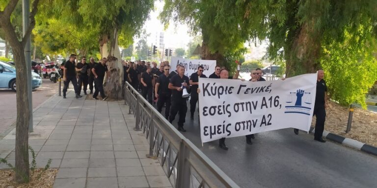 Συνεχίζεται η επ' αόριστον απεργία των δεσμοφυλάκων, κλείνουν την Πινδάρου