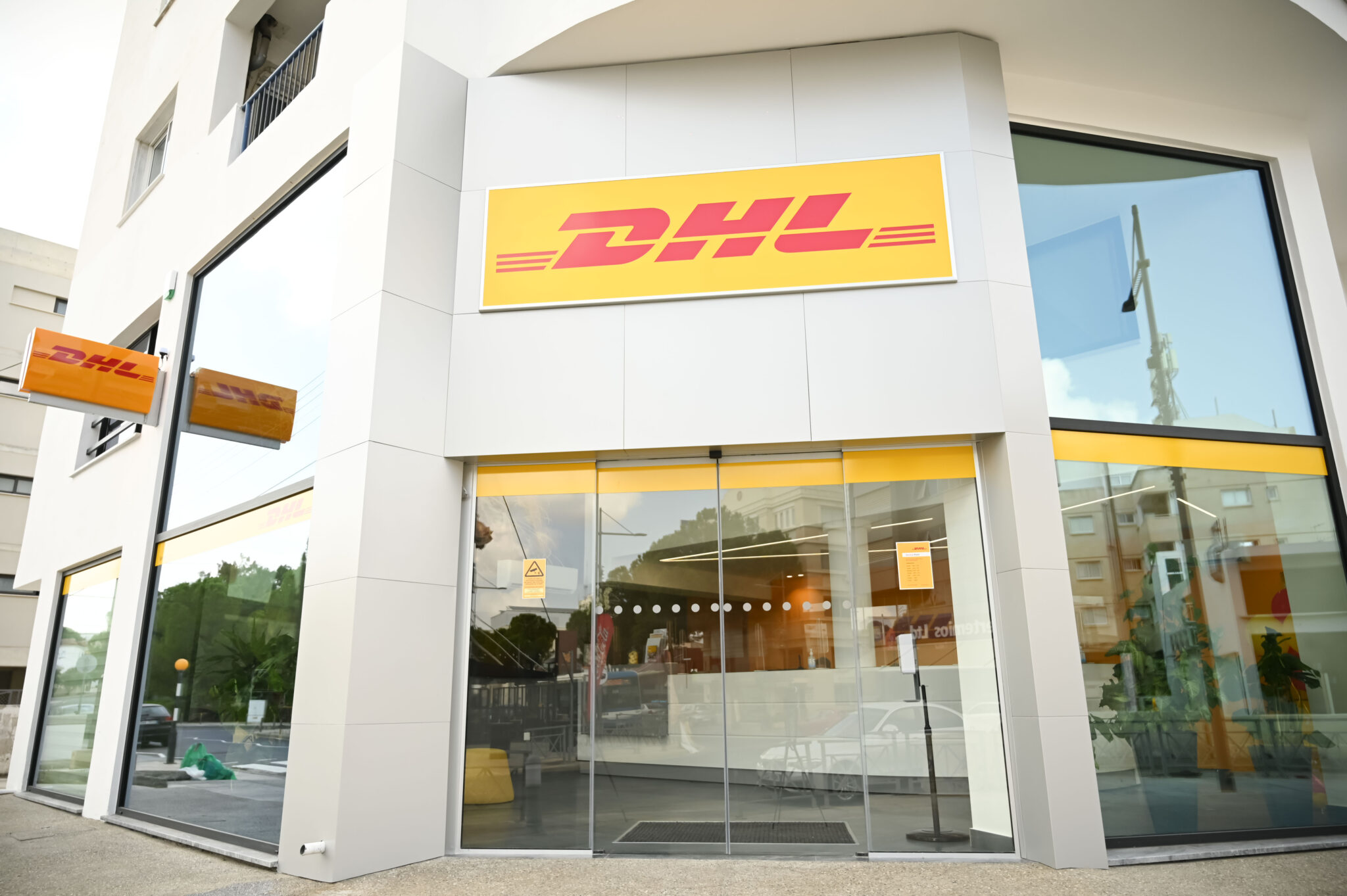 Νέο σημείο εξυπηρέτησης της DHL Express Κύπρου στην Έγκωμη