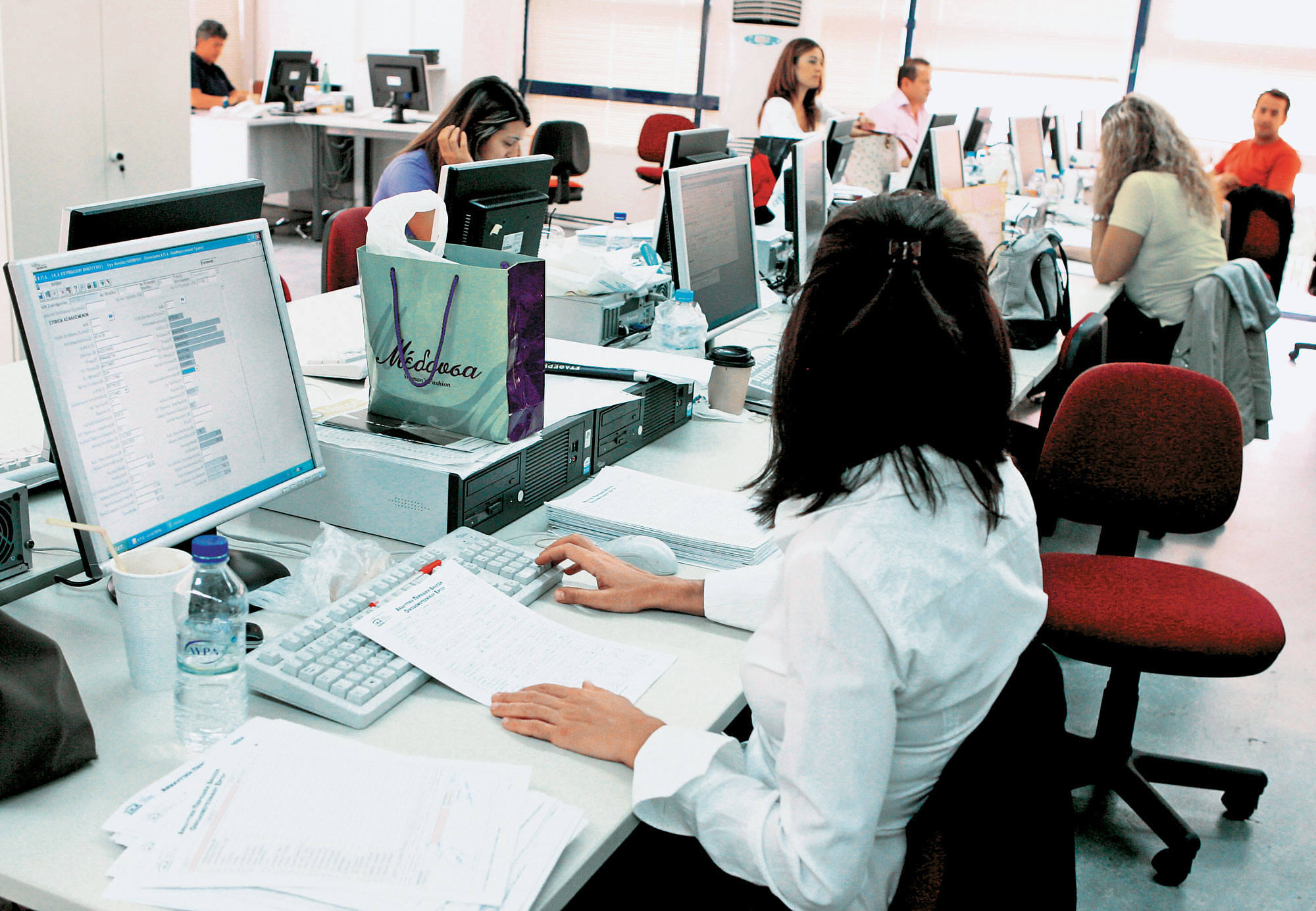 Πρώτα άδεια και μετά εργασία στον ιδιωτικό τομέα για αφυπηρετήσαντες δημοσίου