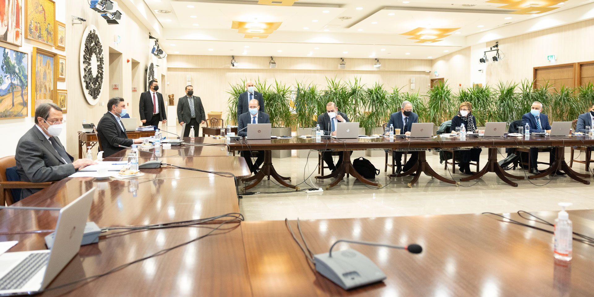 Καρούσος και Πετρίδης κόβουν τη συζήτηση για το ρόλο Αναστασιάδη στις Προεδρικές