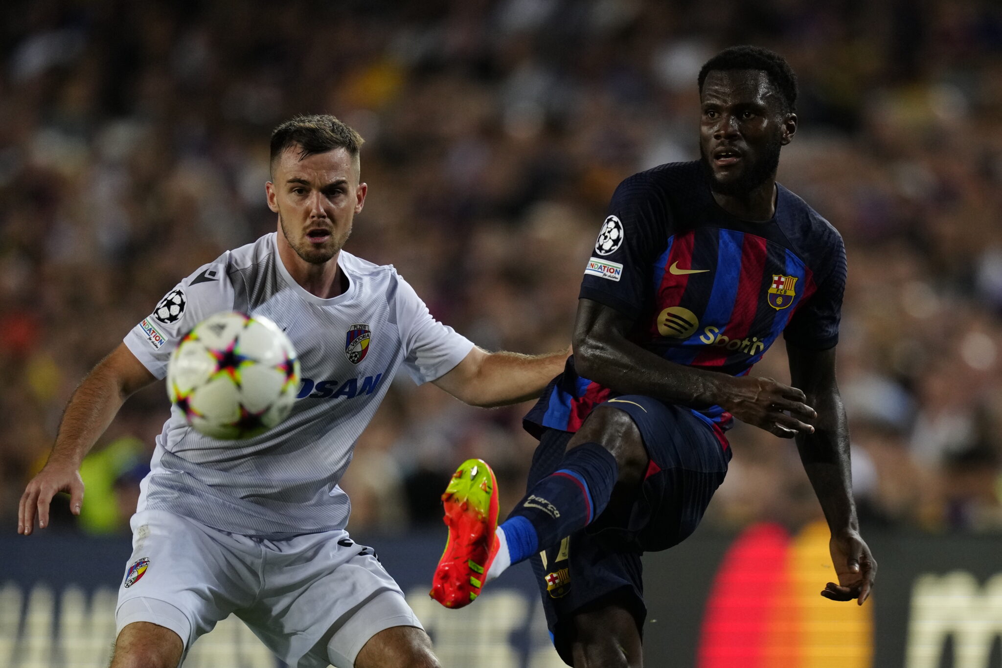 Νοκ άουτ και ο Κεσιέ στην Μπαρσελόνα