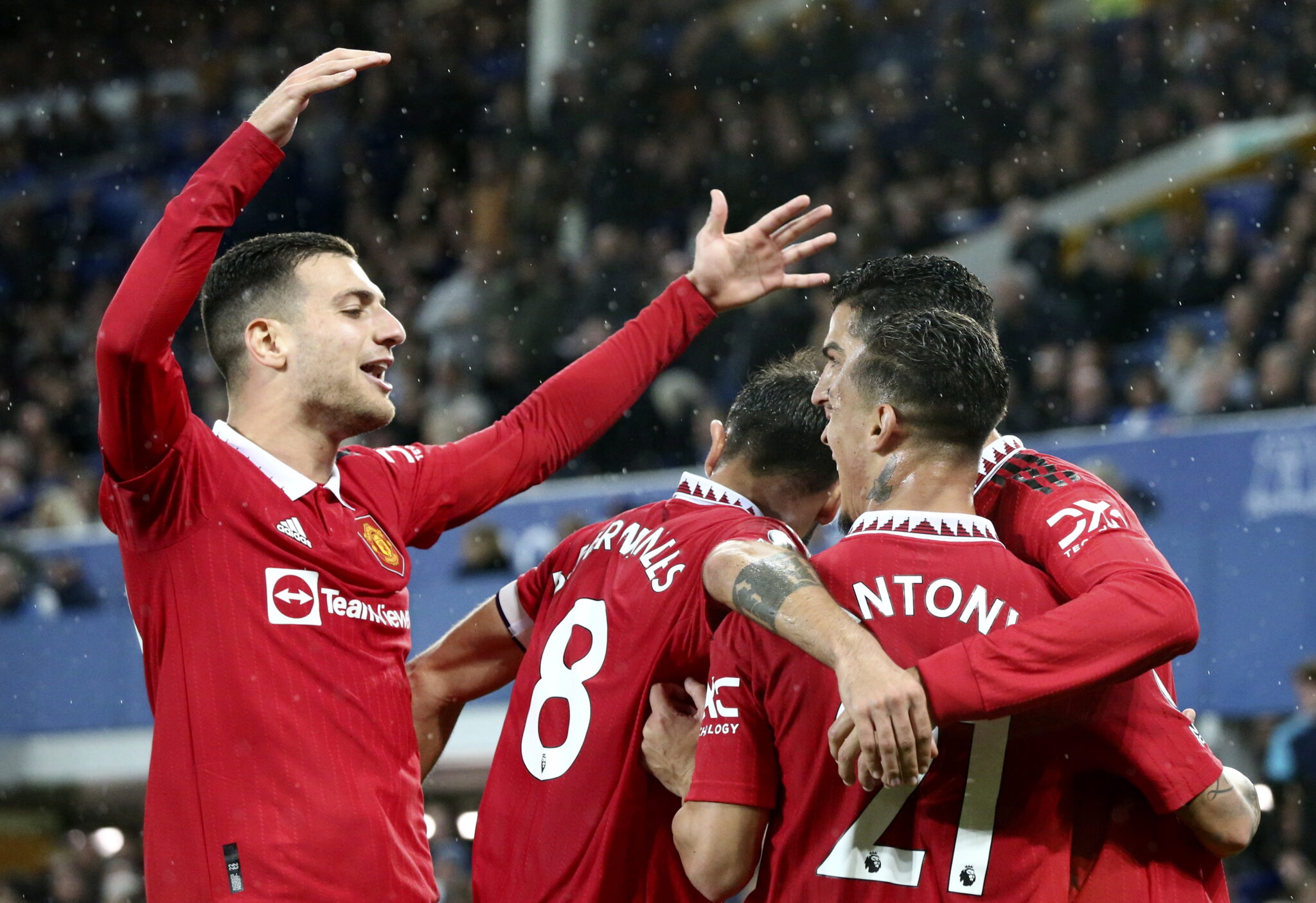 Πέρασε από το Λίβερπουλ με «χρυσή» αλλαγή Κριστιάνο η Γιουνάιτεντ