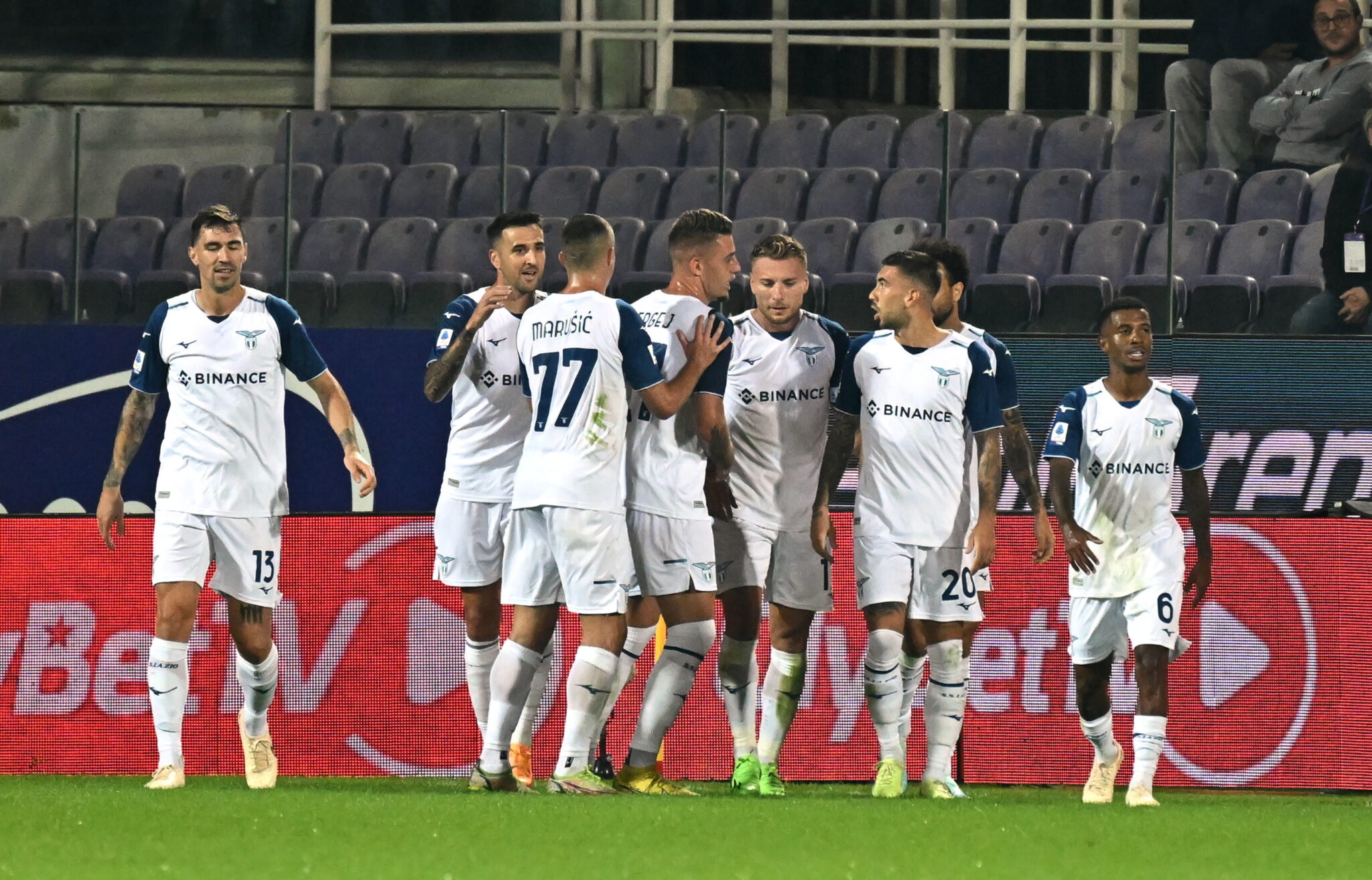 Κερνά «τεσσάρες» η Λάτσιο, πέρασε… αέρα και από τη Φλωρεντία