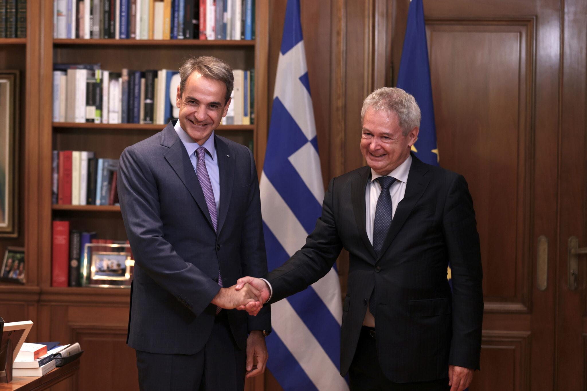 Μαυρογιάννης-Μητσοτάκης: Συζήτησαν Κυπριακό και τις τουρκικές προκλήσεις