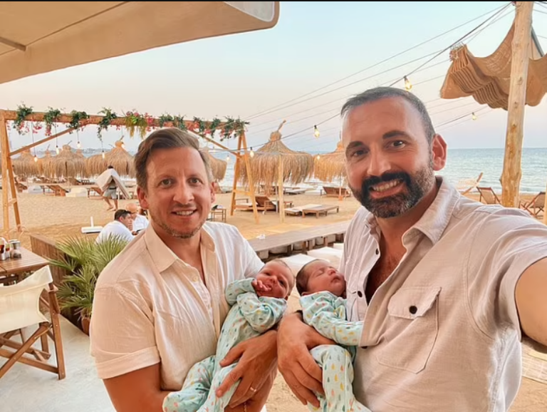"Εγκλωβισμένο" στην Κύπρο γκέι ζευγάρι που απέκτησε δίδυμα μέσω παρένθετης μάνας