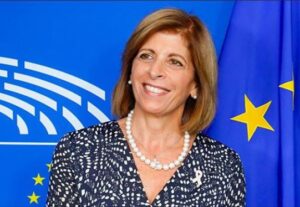 Την Παρασκευή στην Κύπρο η Στέλλα Κυριακίδου, στην ατζέντα πανδημία και καρκίνος