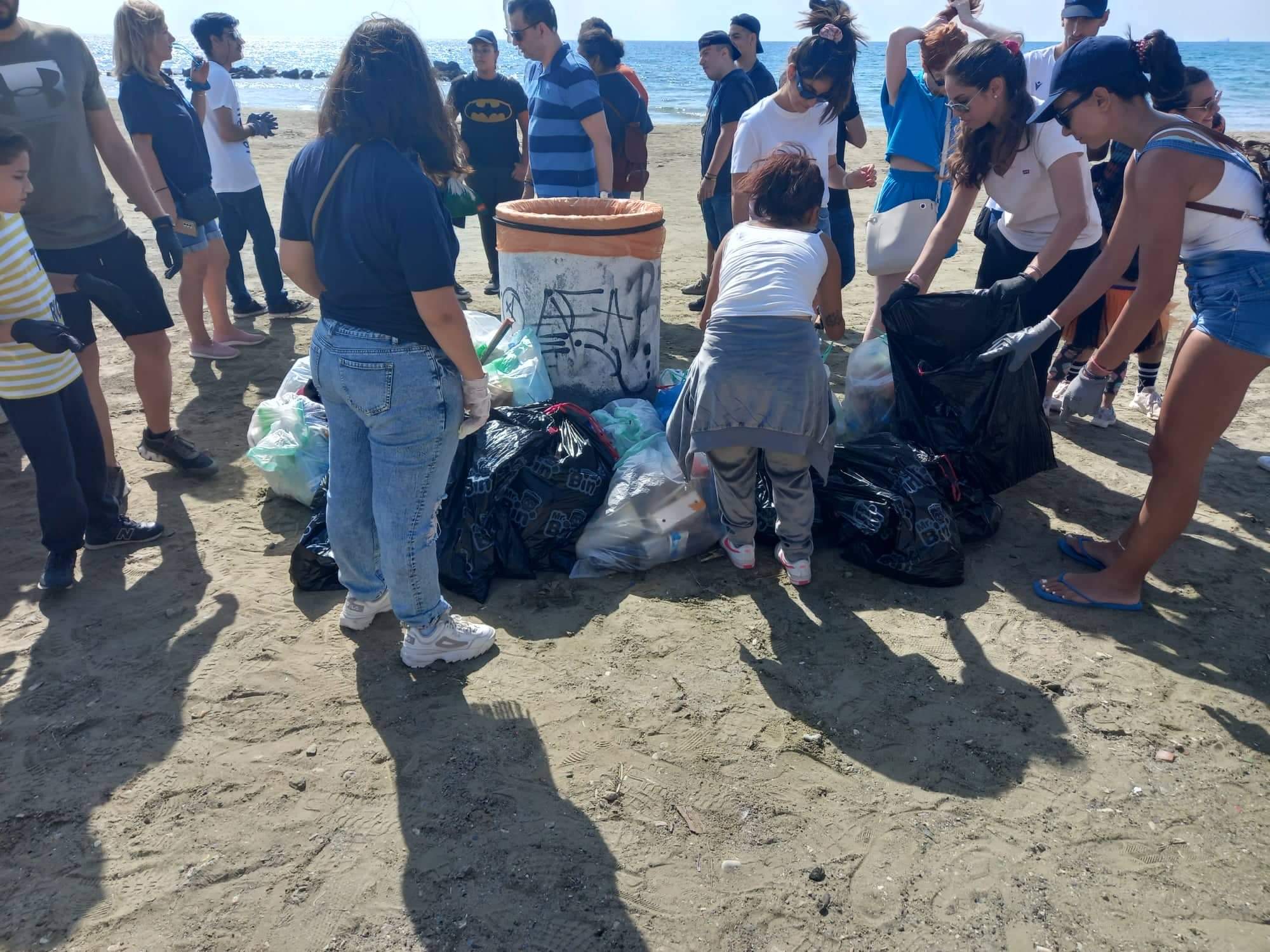Όμιλος Χ.Α.ΠΑΠΑΕΛΛΗΝΑΣ: Εθελοντικός Καθαρισμός της Παραλίας του KOT
