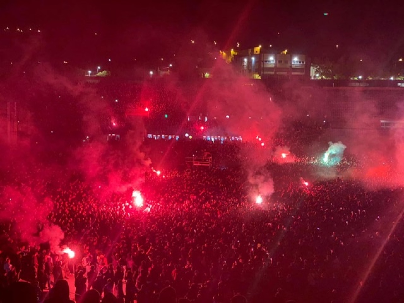 Θεσσαλονίκη: Σοβαρά επεισόδια σημειώθηκαν μετά από συναυλία (ΒΙΝΤΕΟ&ΦΩΤΟ)