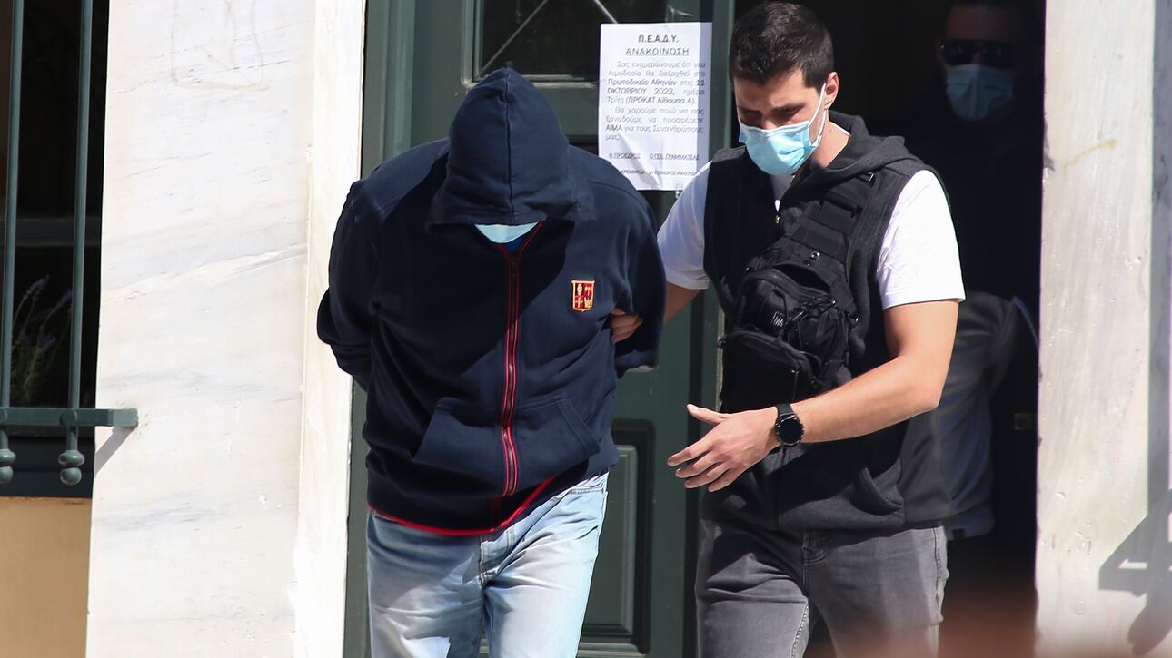 Βιασμός 12χρονης: Στις φυλακές οδηγήθηκαν ο Ηλίας Μίχος και ο Γιάννης Σοφιανίδης