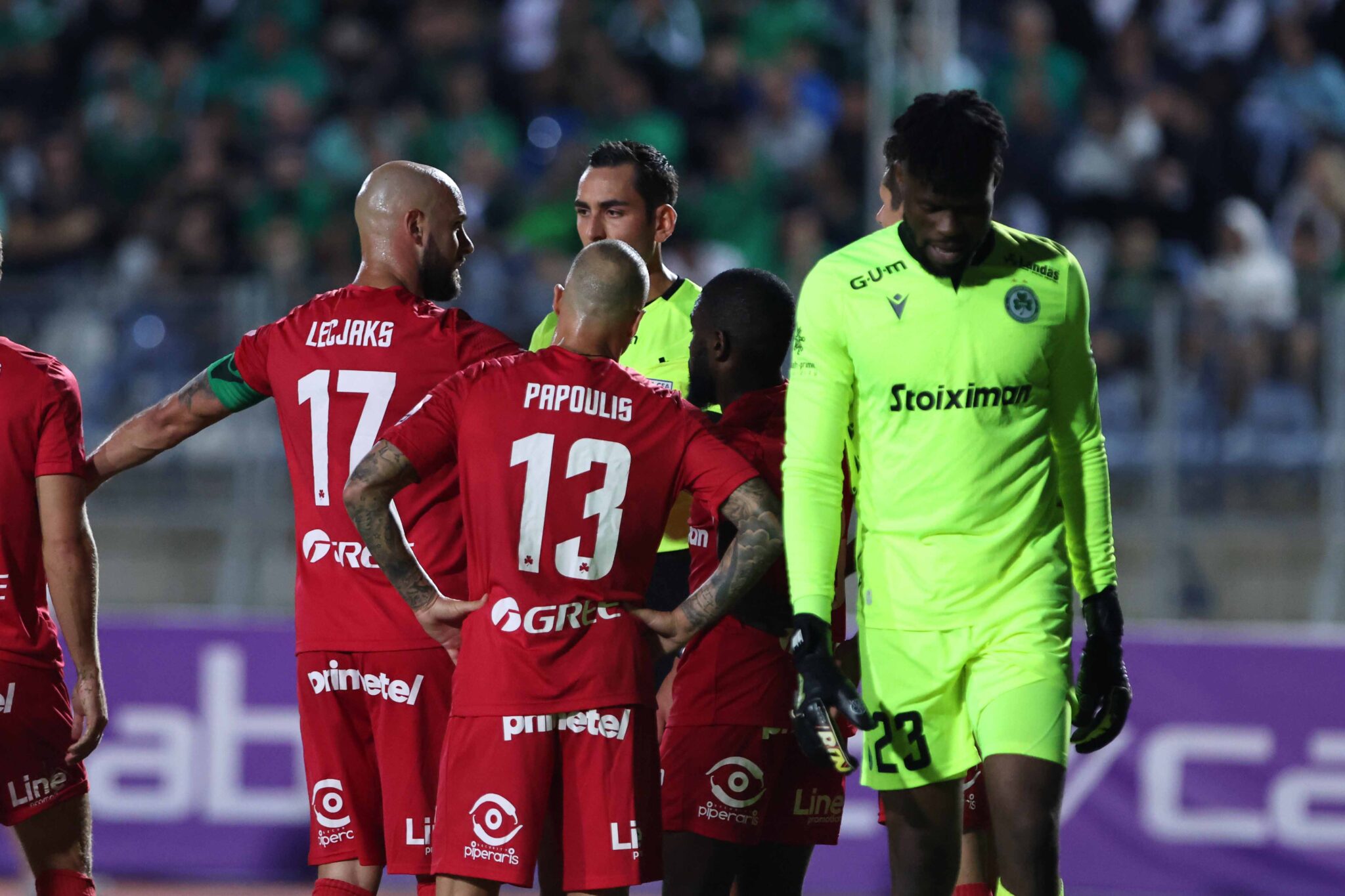 Συνεχίζει να παραπαίει και μοιάζει με… καζάνι που βράζει η Ομόνοια