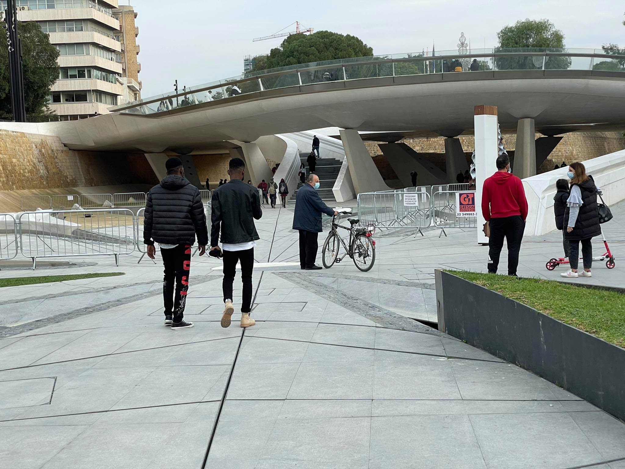 Πλατεία Ελευθερίας: Ζητούνται παγωτατζής και ζαχαροπλάστης για εργασία