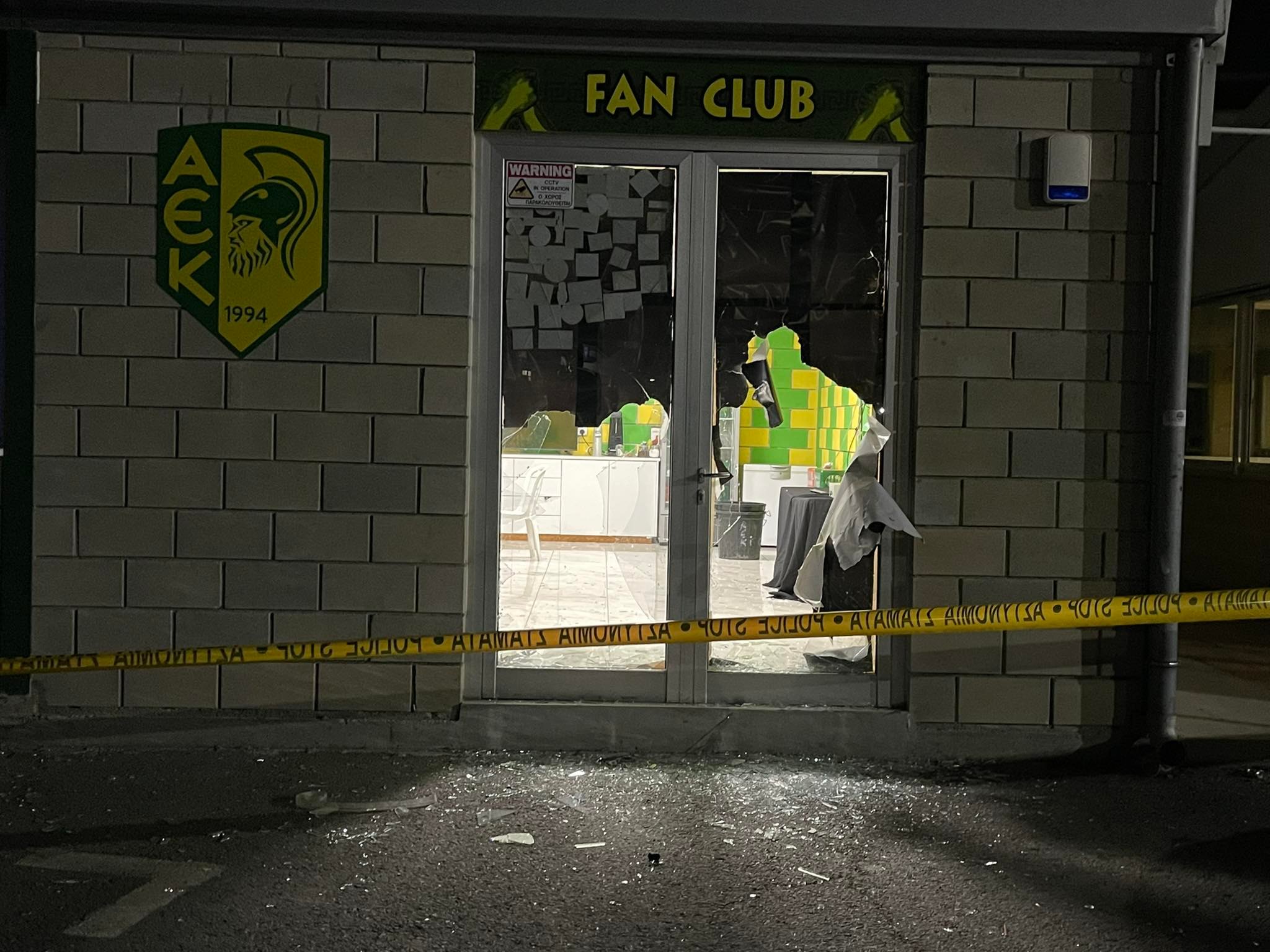 ΒΙΝΤΕΟ & ΦΩΤΟ: Αυτές είναι οι ζημιές που προκάλεσαν οι κουκουλοφόροι