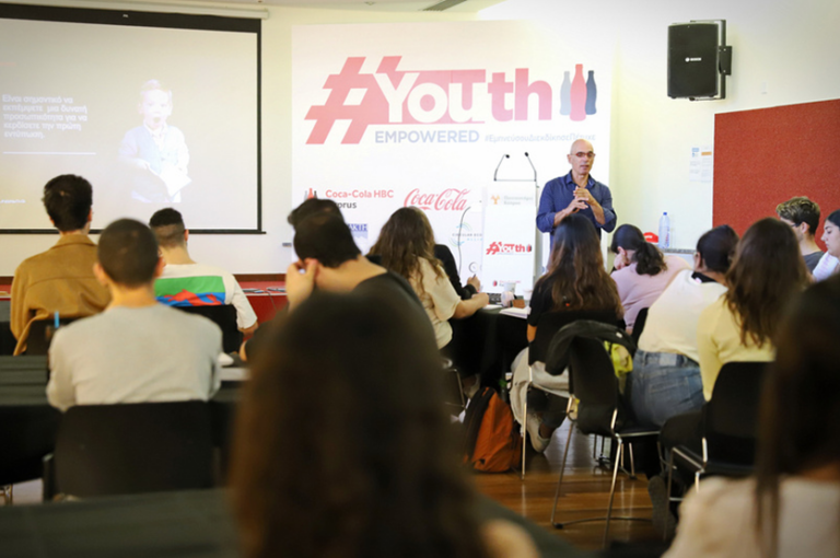 #Youth Empowered: H εύρεση εργασίας περνά μέσα από τα social media