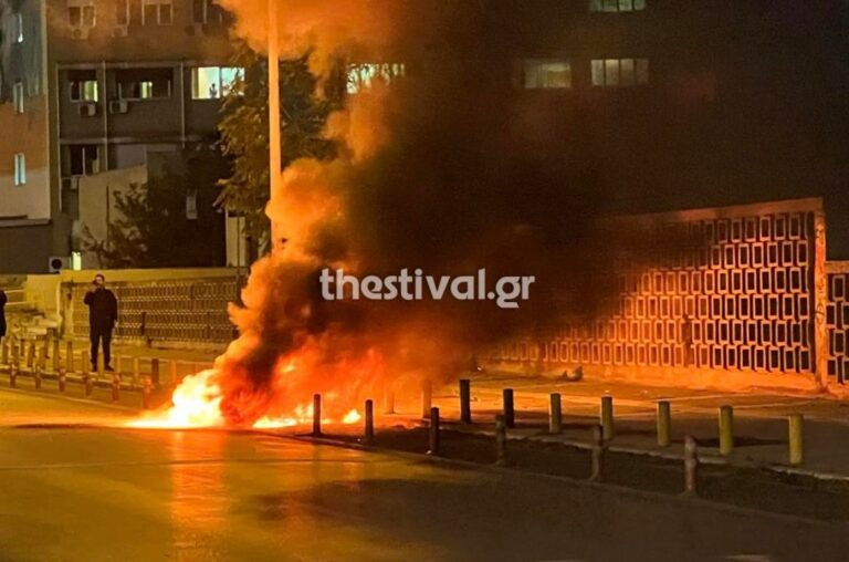 Θεσσαλονίκη: Ένταση στην πορεία για το Πολυτεχνείο