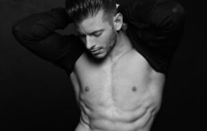 Ανατροπή στη “Γη της Ελιάς”: Ο Βαγγέλης Κακουριώτης «εισβάλλει» στη σειρά