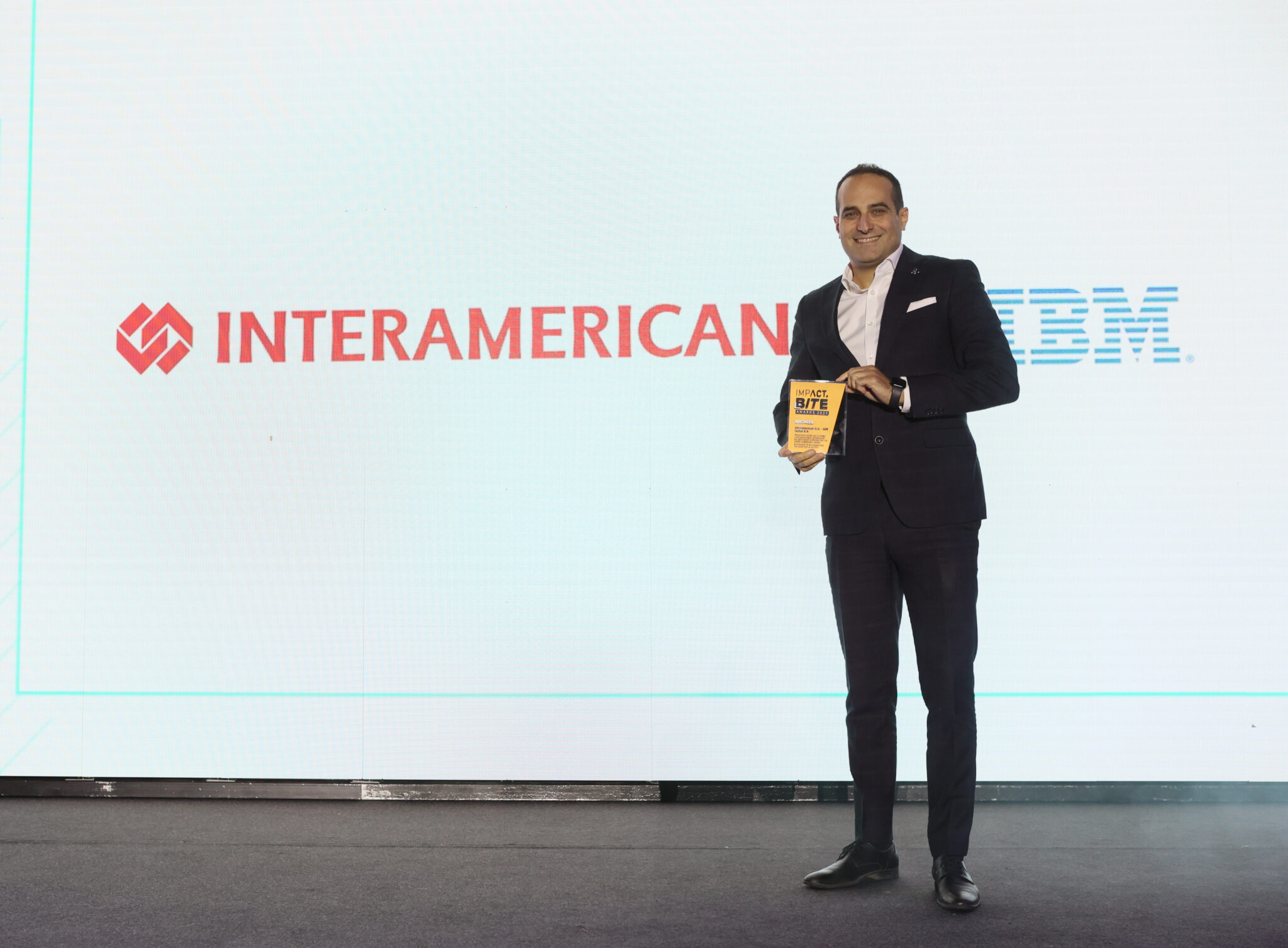 Interamerican: Ενσωματώνει την Τεχνητή Νοημοσύνη στη λήψη αποφάσεων