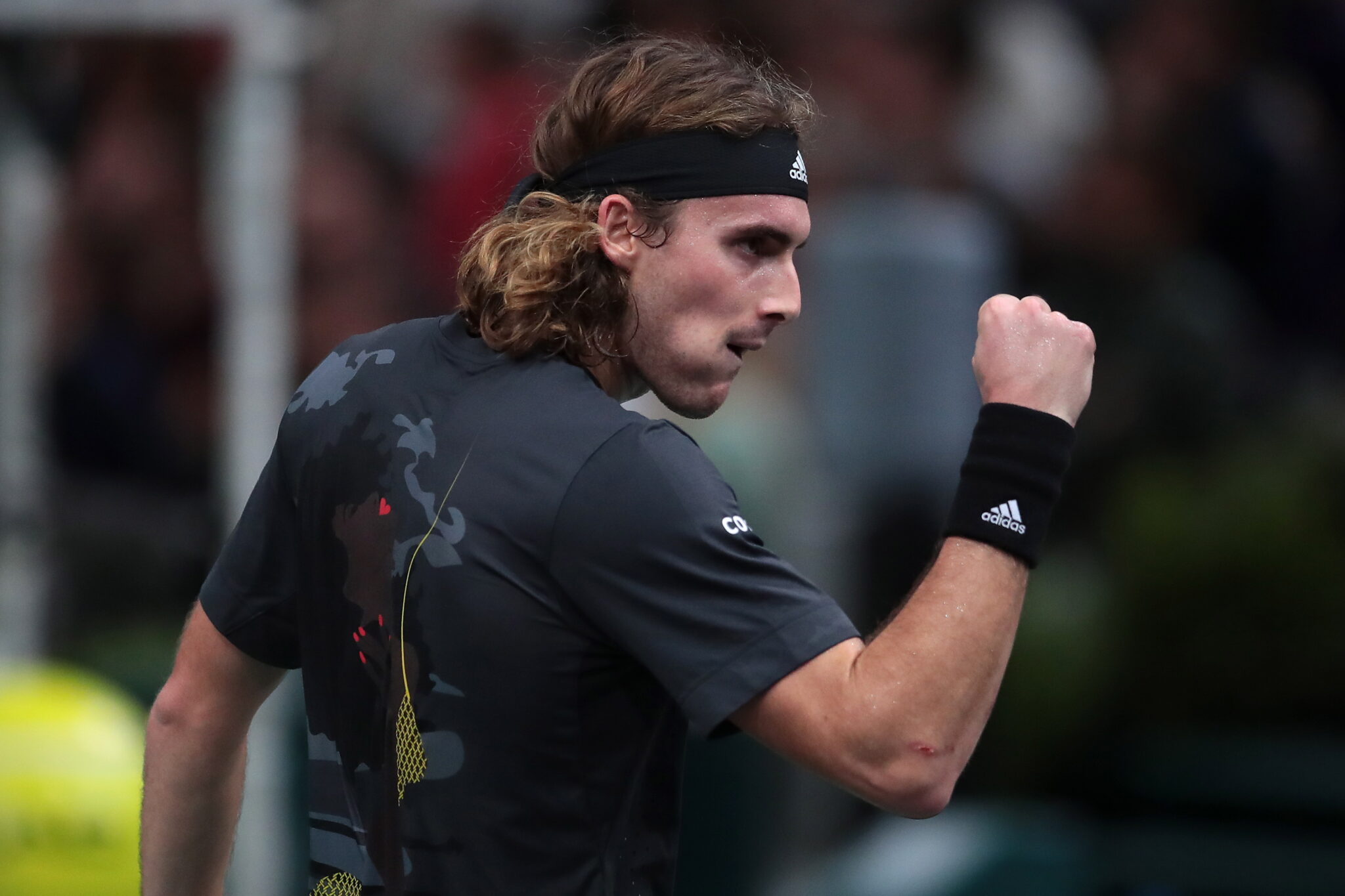 «Μάχη» Τσιτσιπά-Τζόκοβιτς για μία θέση στον τελικό του Paris Masters