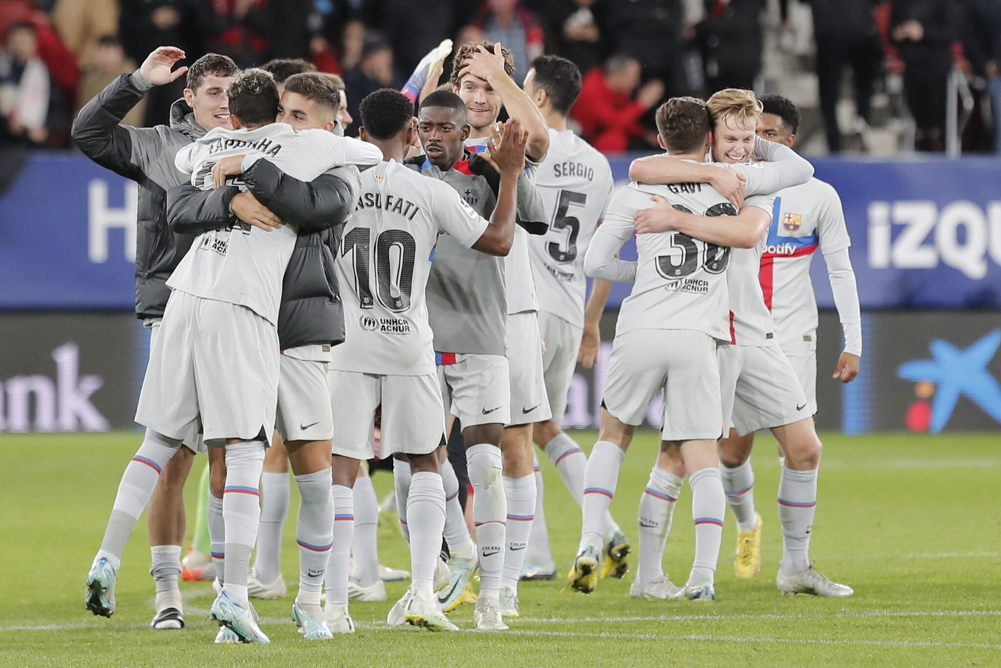 Ανατροπάρα με 10 παίκτες στην Παμπλόνα η Μπάρσα και +5 από Ρεάλ