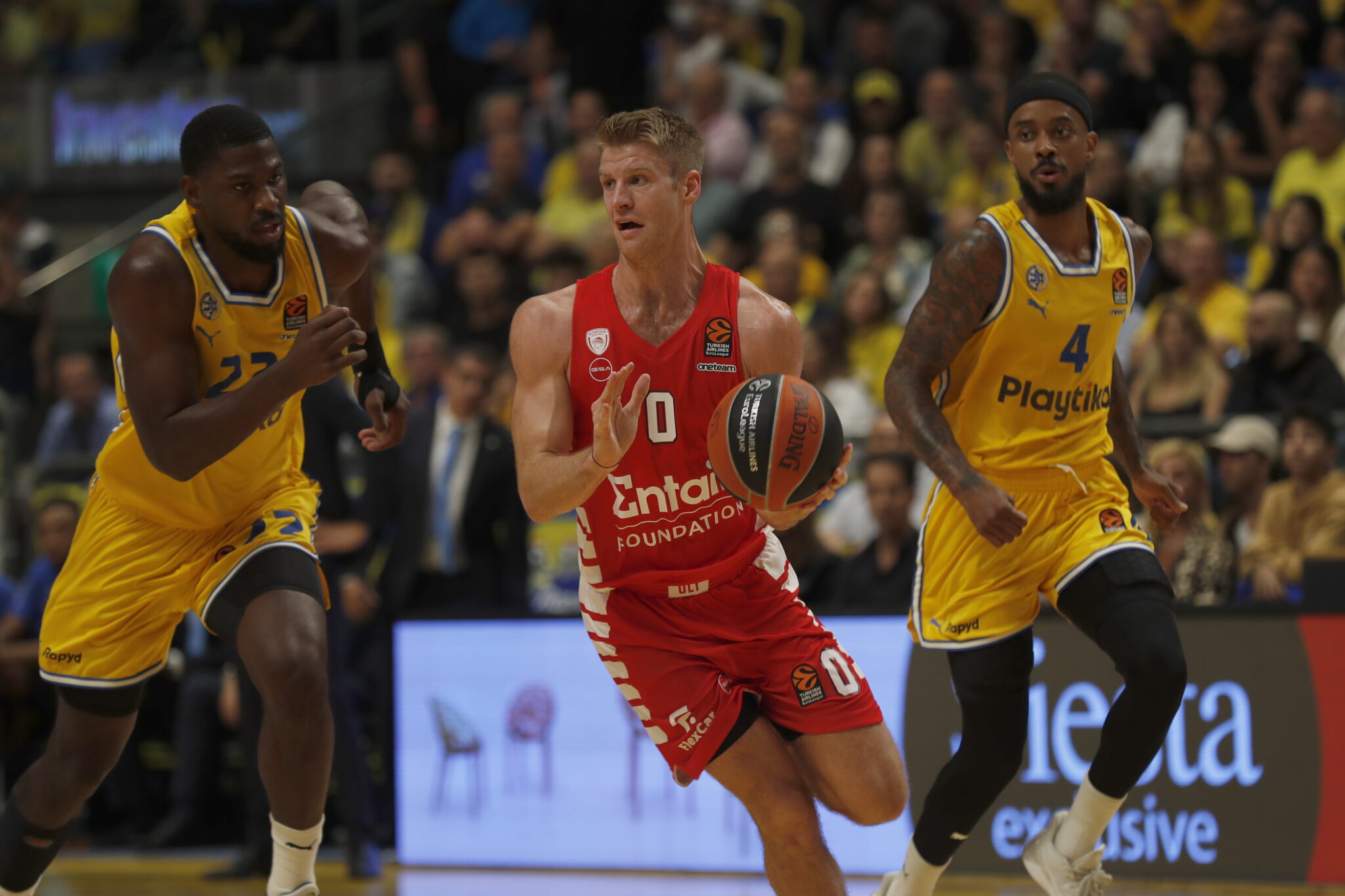 Καθίζηση στο τέλος και ήττα για τον Ολυμπιακό στο Τελ Αβίβ