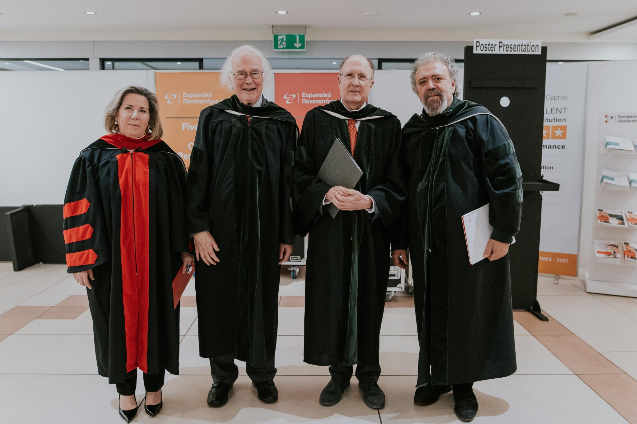 Επίτιμοι Διδάκτορες του Ευρωπαϊκού Πανεπιστημίου Κύπρου οι Evans και Winter