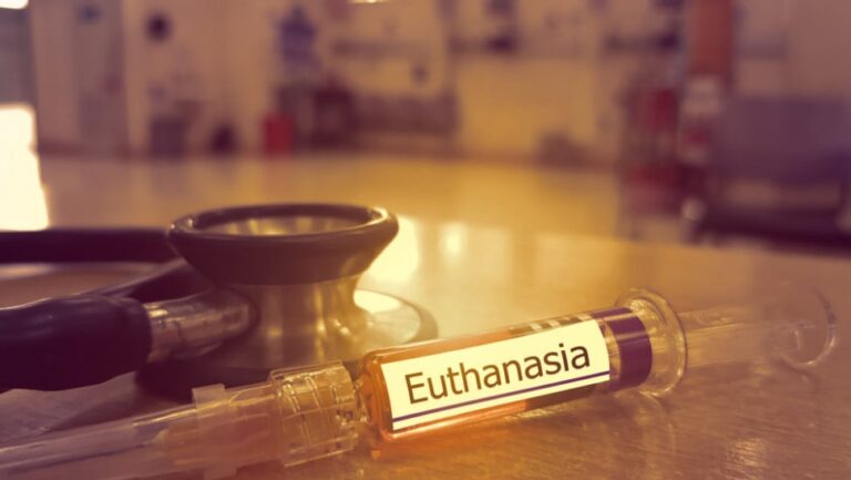 Υπέρ της ευθανασίας τάσσεται 49% των νοσηλευτών και μαίων
