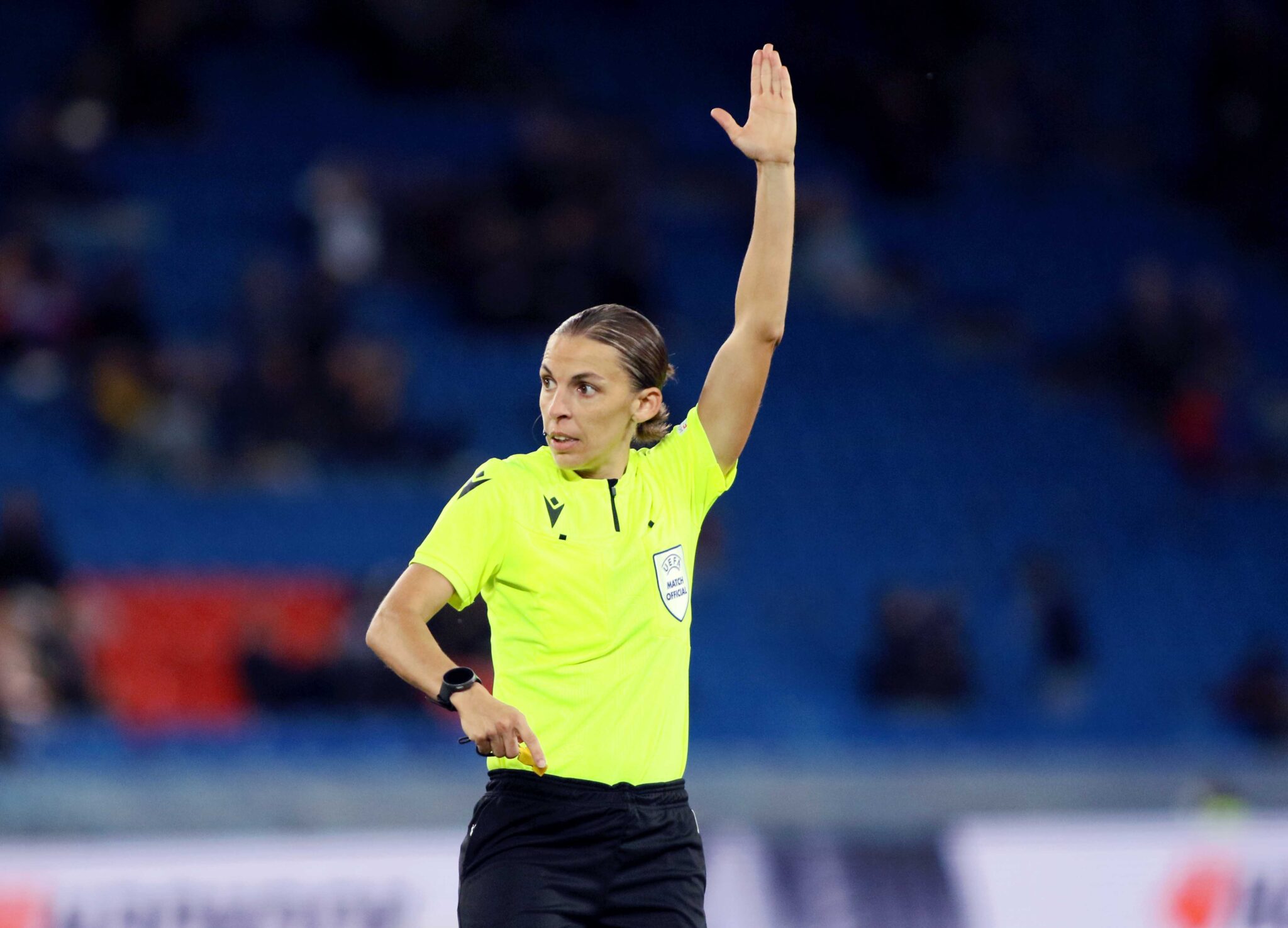 Η Φραπάρ έγινε η πρώτη γυναίκα που ορίζεται σε ματς Μουντιάλ