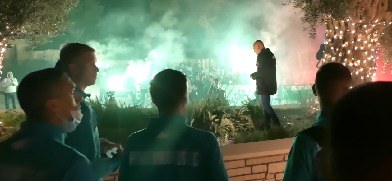 Αποθέωση από τον κόσμο του Παναθηναϊκού στην Κύπρο – Επαθαν πλάκα οι παίκτες