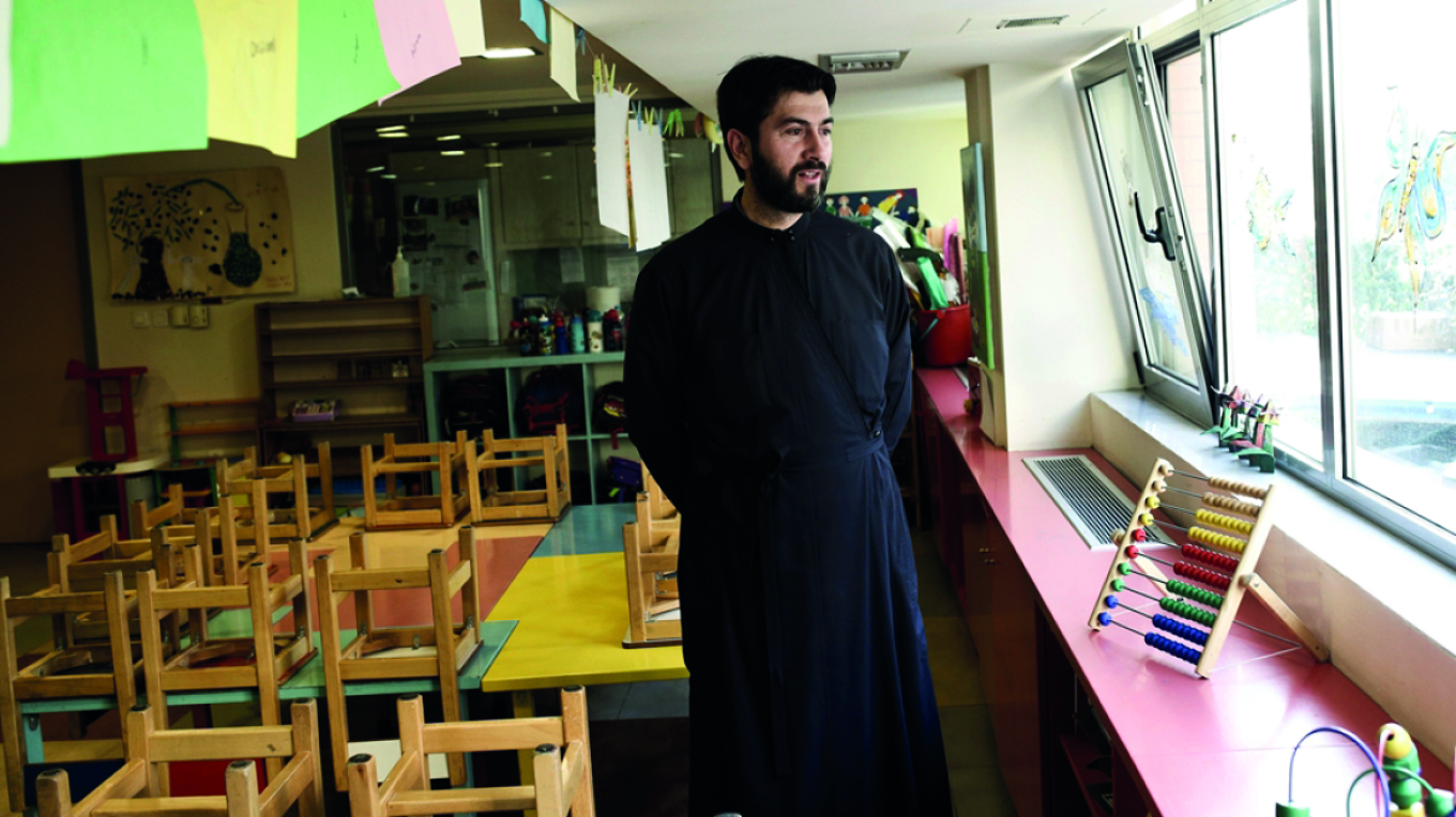 Νέες καταγγελίες «φωτιά»: Ο «νάρκισσος» π. Αντώνιος και τα μεταμεσονύκτια μπάνια