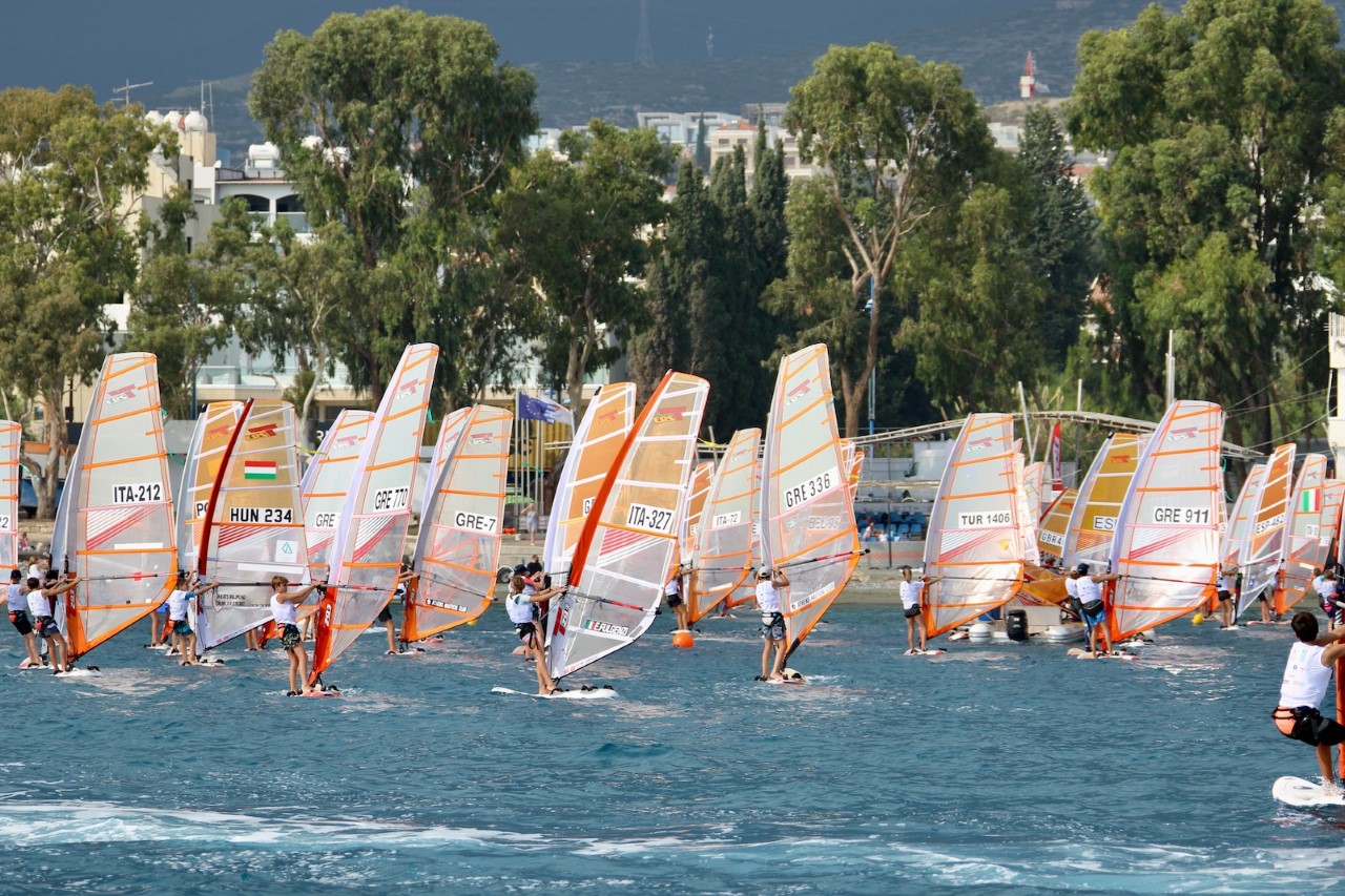 Χωρίς αγώνες κύλησε η πρώτη μέρα του Παγκοσμίου Πρωταθλήματος Ιστιοσανίδας