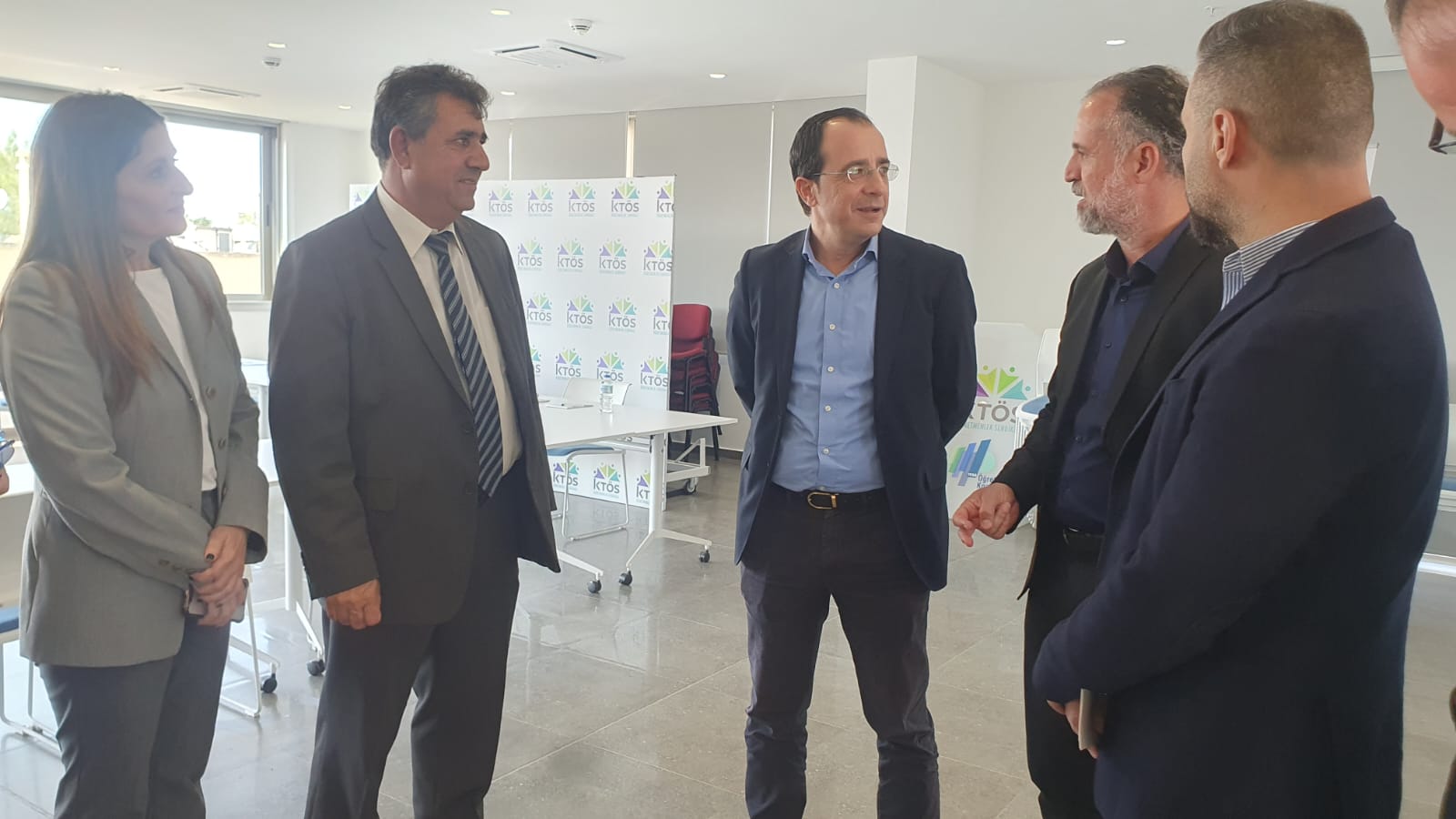 Το Τ/κ επιμελητήριο και τη Συντεχνία Τ/κ Δασκάλων επισκέφθηκε ο Χριστοδουλίδης